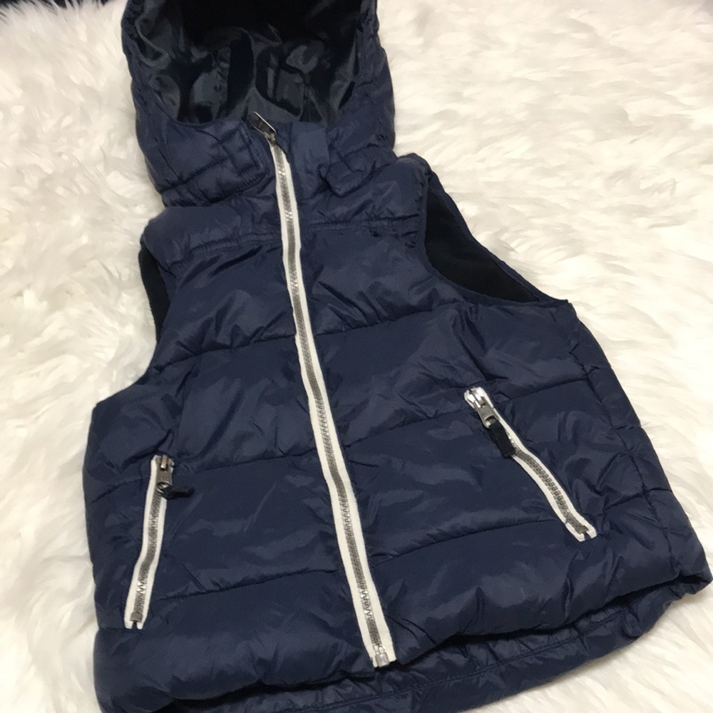 Boy’s H & M Puffer Vest Size 8/9Y